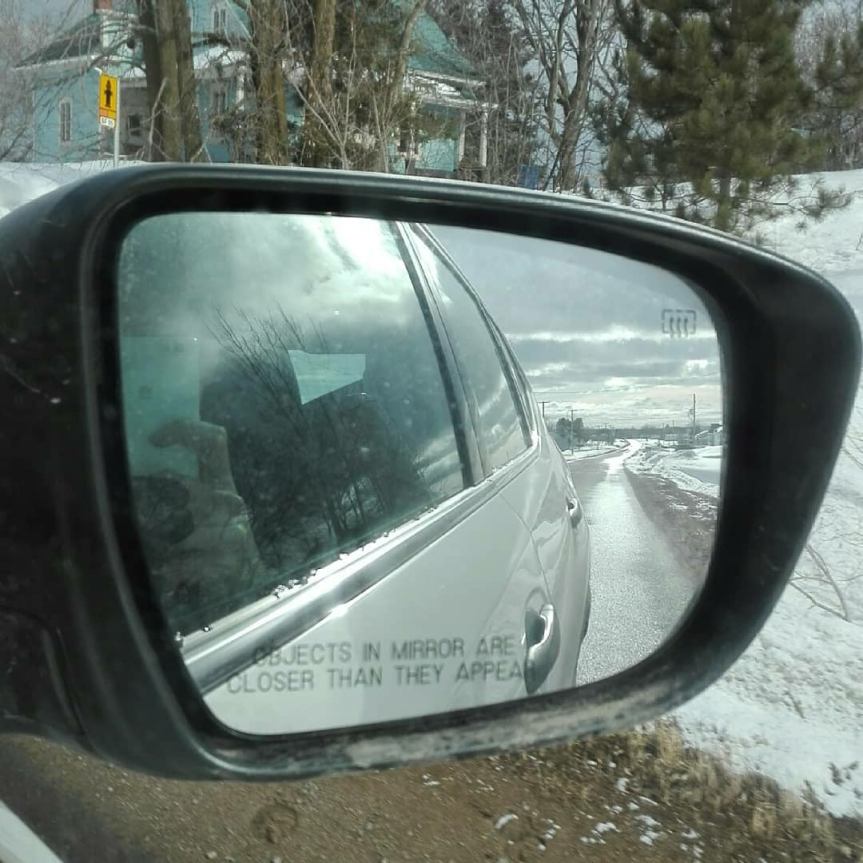 Még nem tavasz, de már nem is tél. Nem az az igazi, mindenesetre.  – Not yet spring but not winter either. At least not that real&nbsp;one.